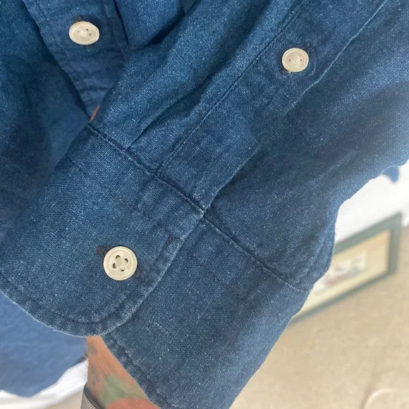 Levi’s Linen button down - Picture 6 of 6